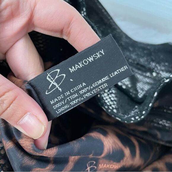 B. Makowsky Hobo Purse Womens‎ Metallic Chrome Coated Leather Shoulder Bag - Picture 5 of 11